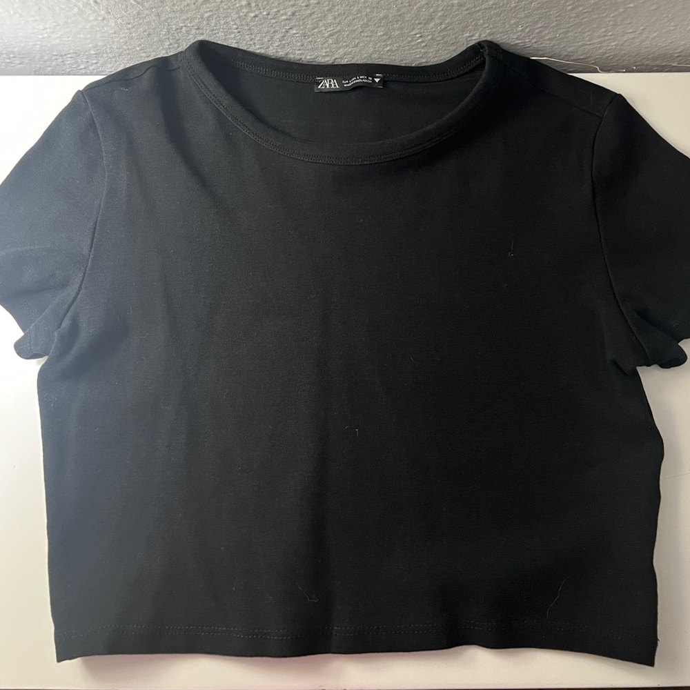 Zara cropped tee in black size L